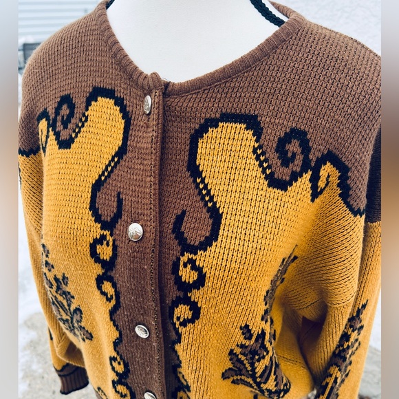 Vintage Patterned Cardigan - Picture 5 of 6